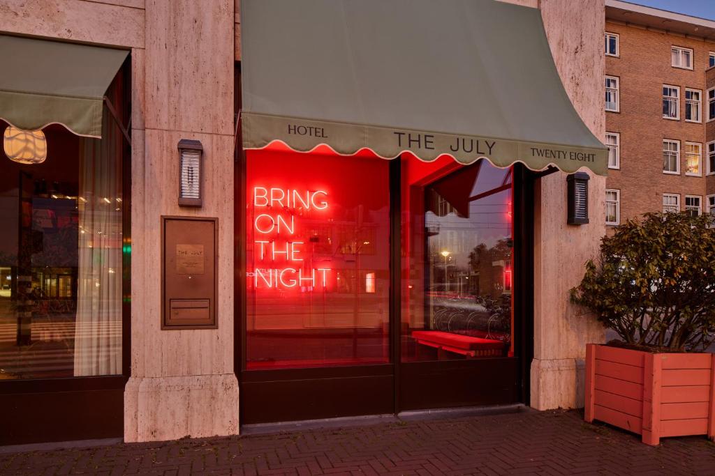 The July - Twenty Eight - Resim 36