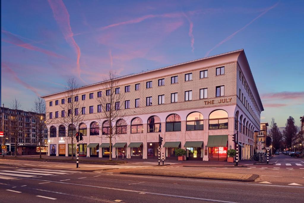 The July - Twenty Eight - Resim 6