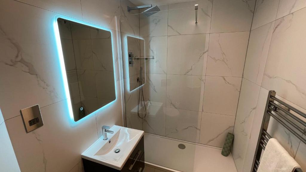 Koupelna v ubytování Broc House Suites