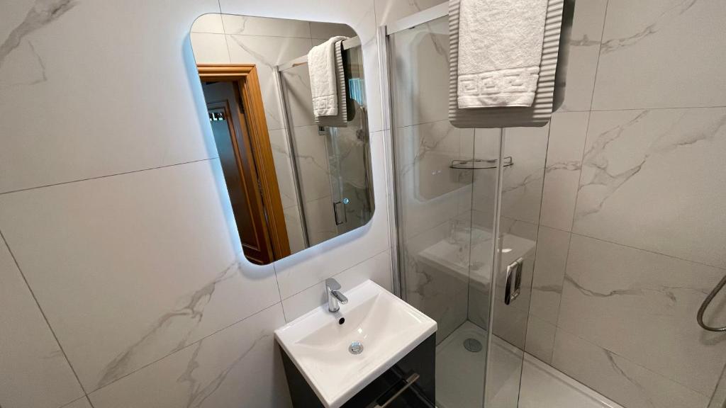 Koupelna v ubytování Broc House Suites