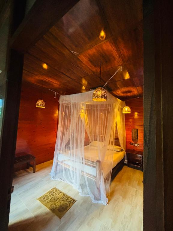 Ella Wood Cabin - 10