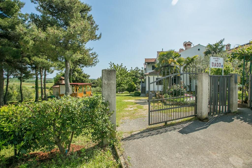Zahrada ubytování Apartments Dado