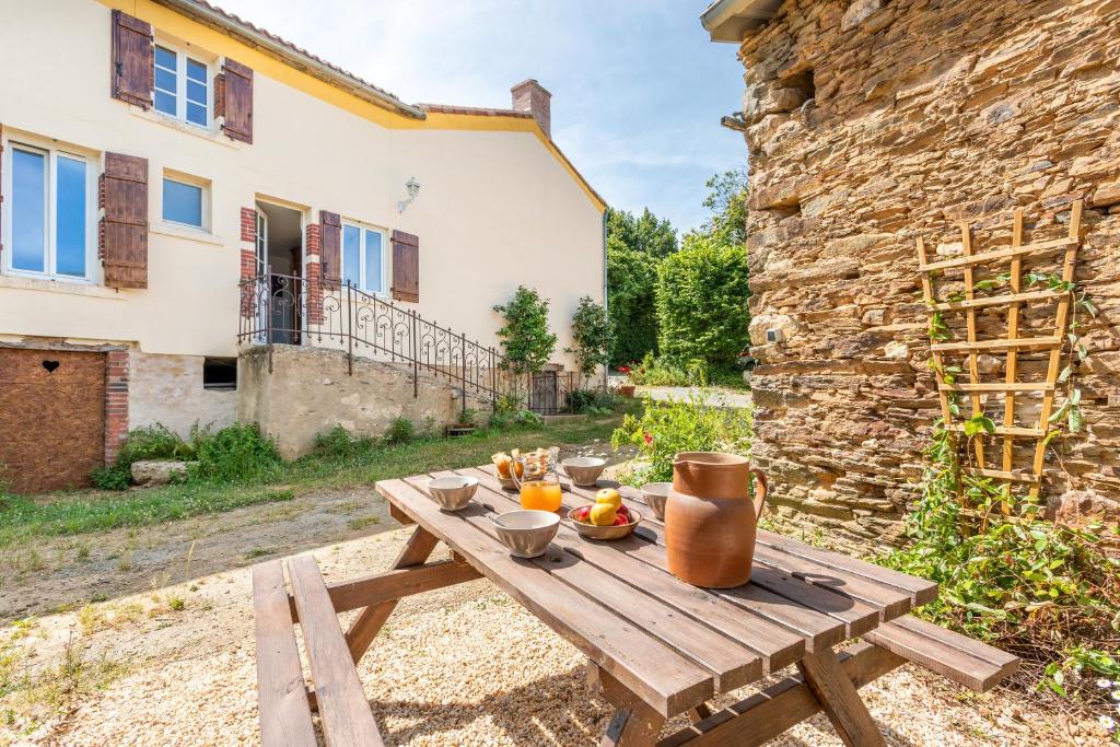 Photo de la galerie de l'établissement Maison de l'Astronome Largeteau, à Saint-Maurice-le-Girard