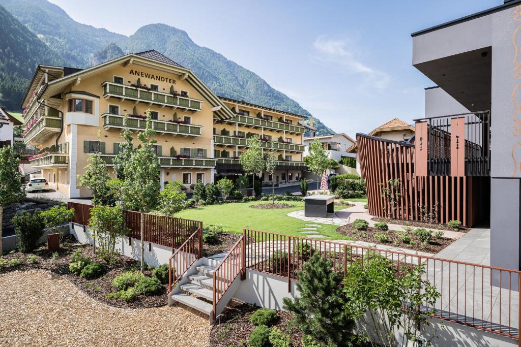 Nespecifikovaný výhled na hory nebo výhled na hory při pohledu z hotelu
