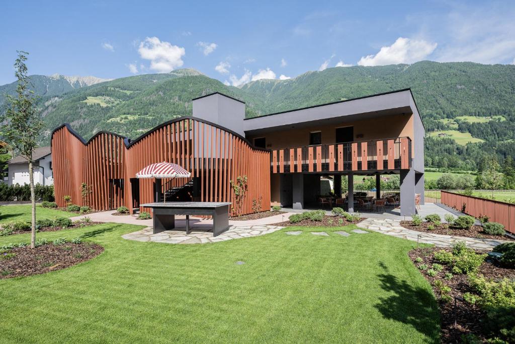 Nespecifikovaný výhled na hory nebo výhled na hory při pohledu z hotelu