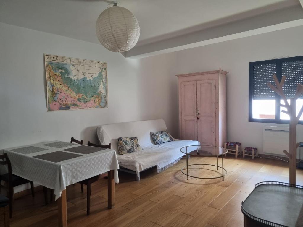 Photo de la galerie de l'établissement La Petite Maison Rouge, à Mèze