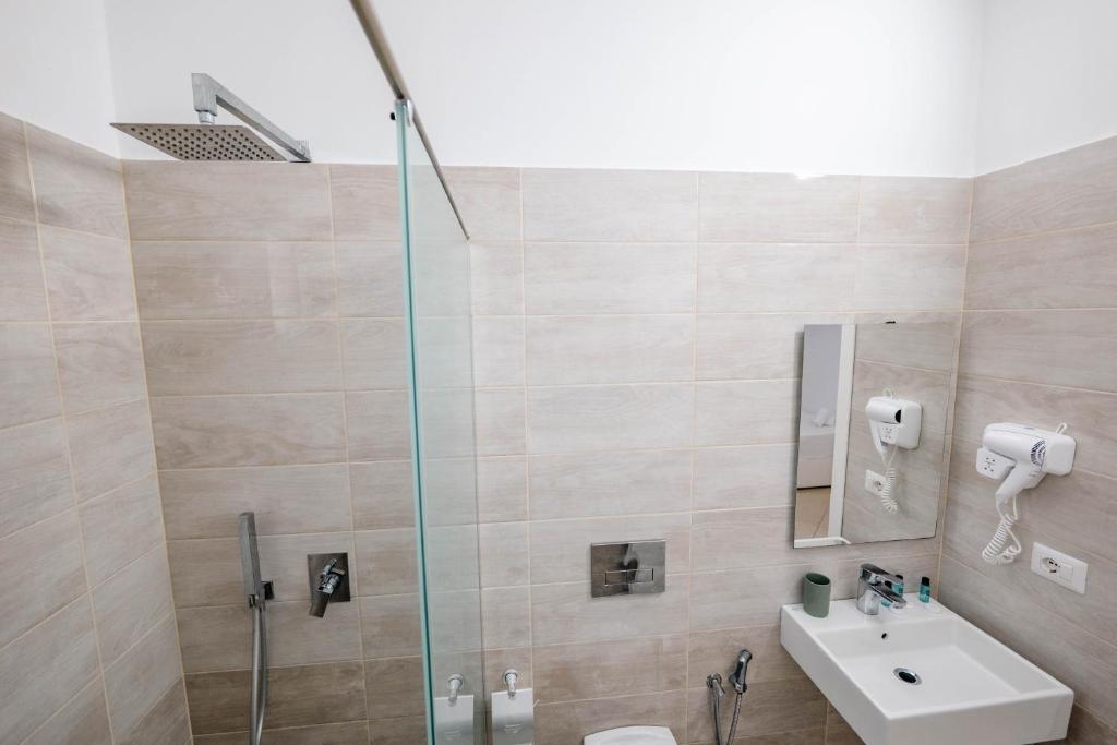Un baño de Sunshine Hotel