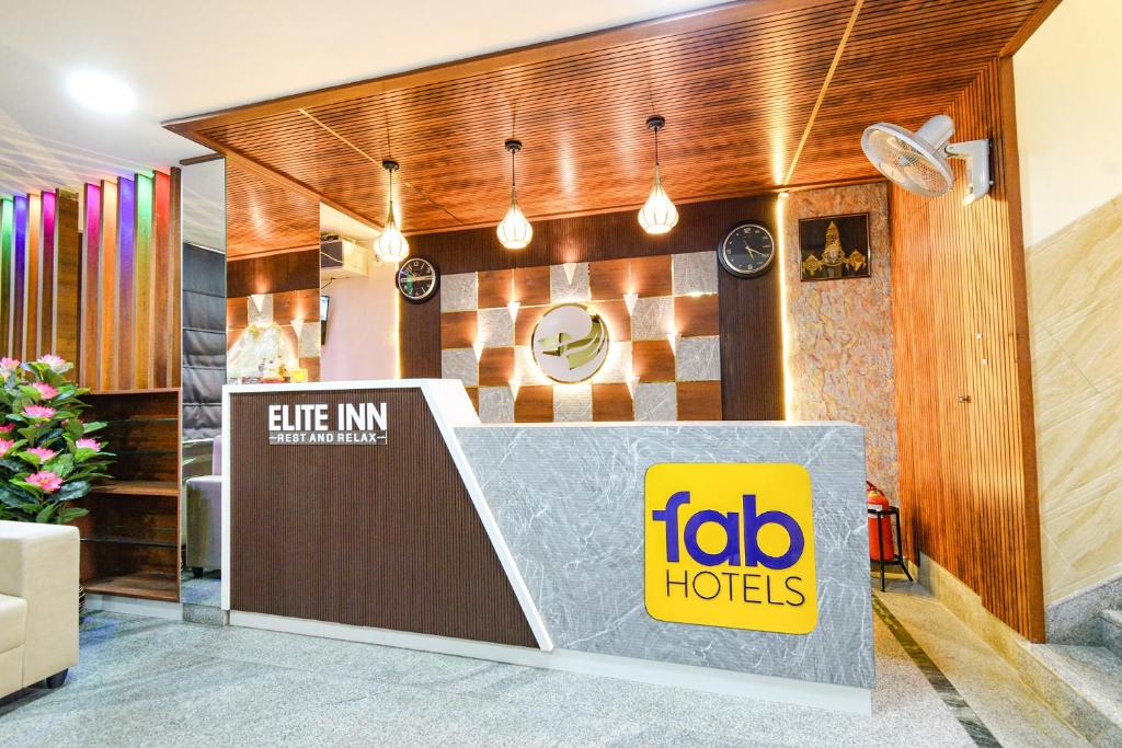 Ο χώρος του λόμπι ή της ρεσεψιόν στο FabHotel Elite Inn