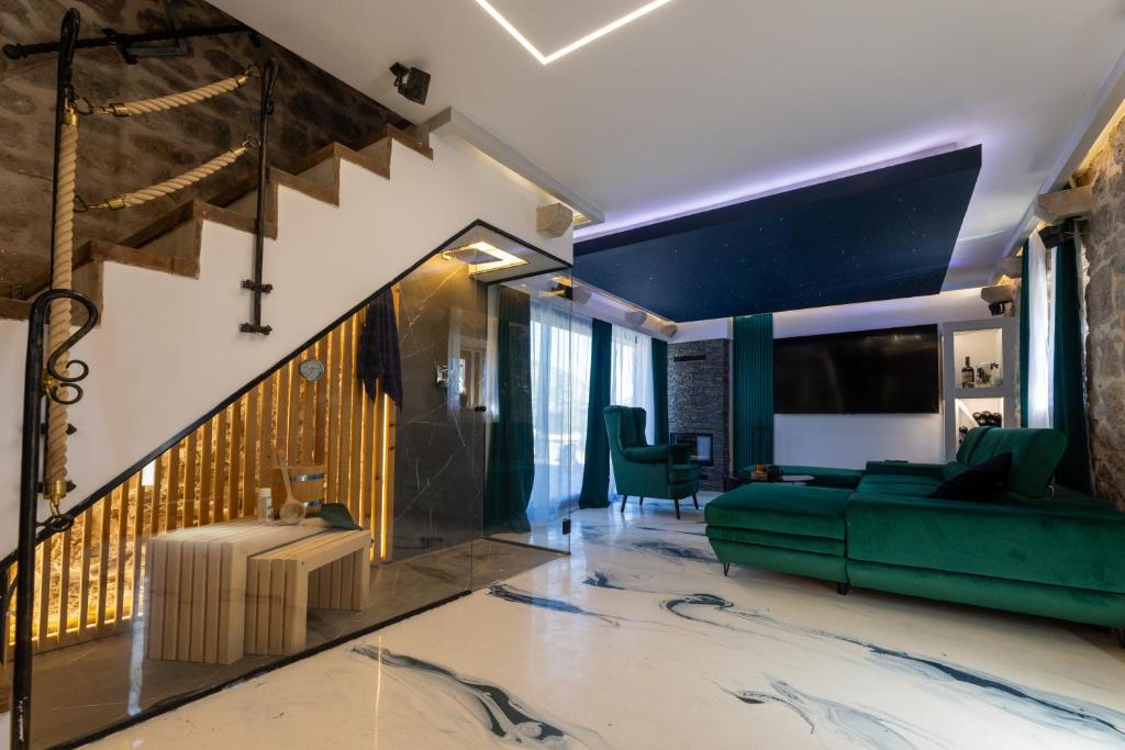 Photo de la galerie de l'établissement Holiday Home Vrata Biokova, à Podgora