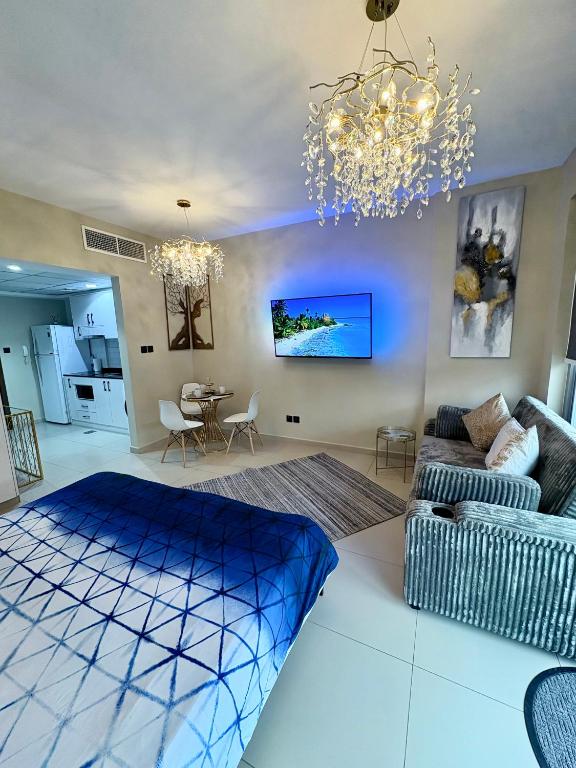 Postel nebo postele na pokoji v ubytování Luxurious Studio Pacific Al Marjan Island - beachfront property