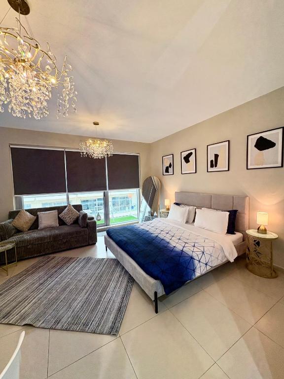 Postel nebo postele na pokoji v ubytování Luxurious Studio Pacific Al Marjan Island - beachfront property