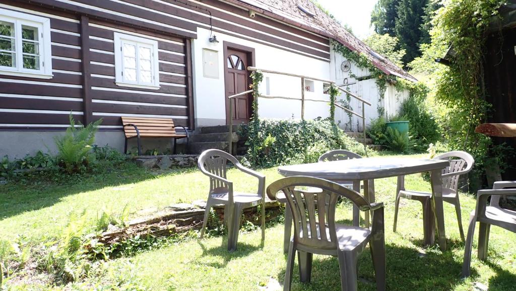 Zahrada ubytování Renovovaná chalupa v Podještědí