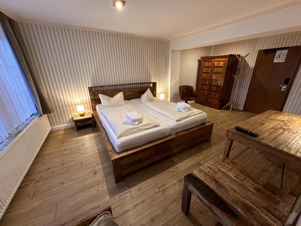 Fotografie z fotogalerie ubytování Hotel Zur Goldenen Sonne v destinaci Quedlinburg