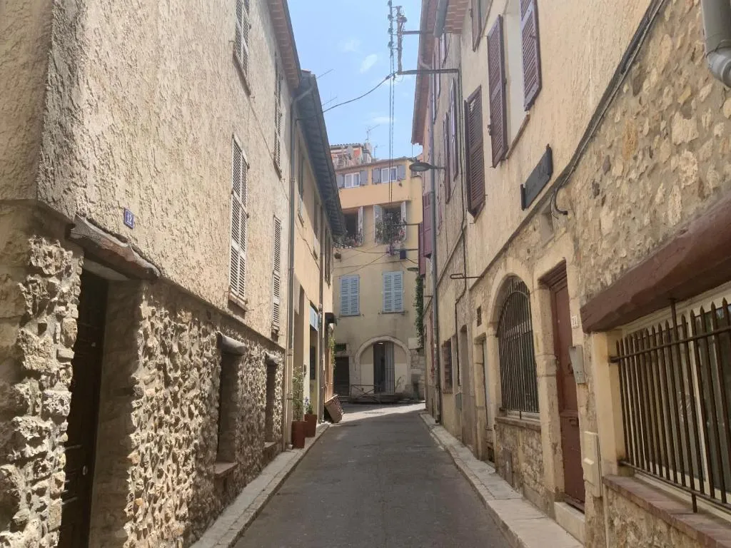 appartement avec patio vielle Antibes