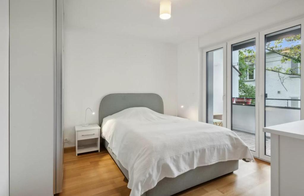 BASELiving Apartment 5 - 2 grosse Balkone - Bahnhof SBB - Resim 2