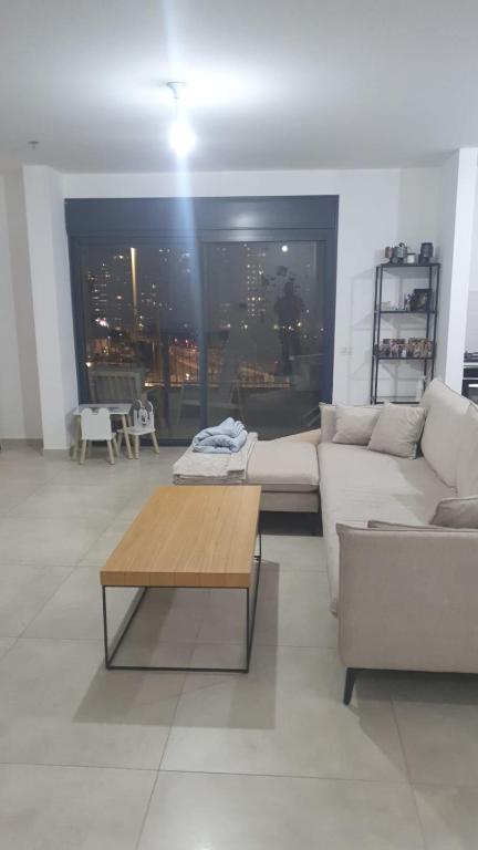 Posezení v ubytování רחוב ארלוזורוב כפר סבא