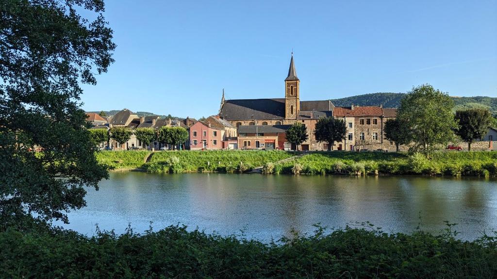 Le Balcon sur la Meuse - Huis Met Drie Slaapkamers