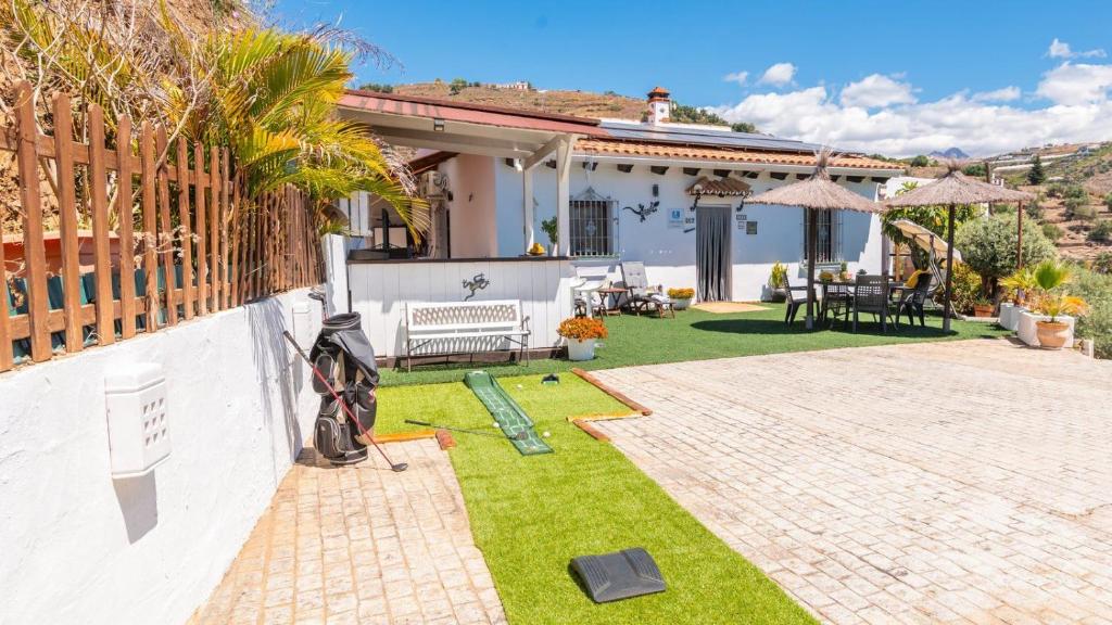 Vonkajšia záhrada v ubytovaní Villa Omairi Torrox by Ruralidays