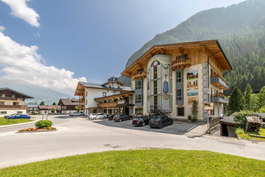 Nespecifikovaný výhled na hory nebo výhled na hory při pohledu z hotelu
