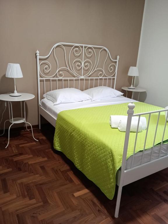 Postel nebo postele na pokoji v ubytování A I R Sorrento House