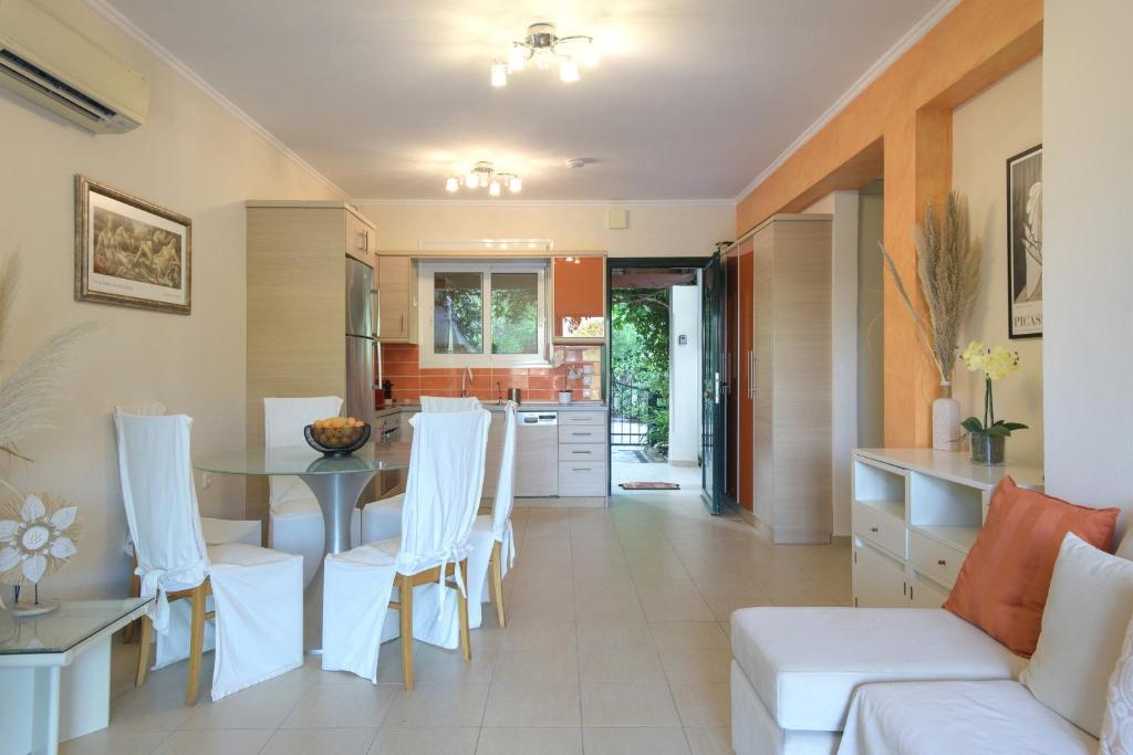 Posedenie v ubytovaní Beach Villa Blue by PosarelliVillas