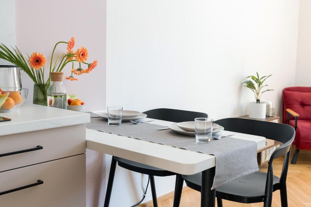 Oomph Apartments - 8