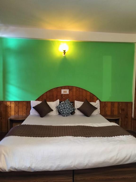 Postel nebo postele na pokoji v ubytování Joeys Hostel Manali
