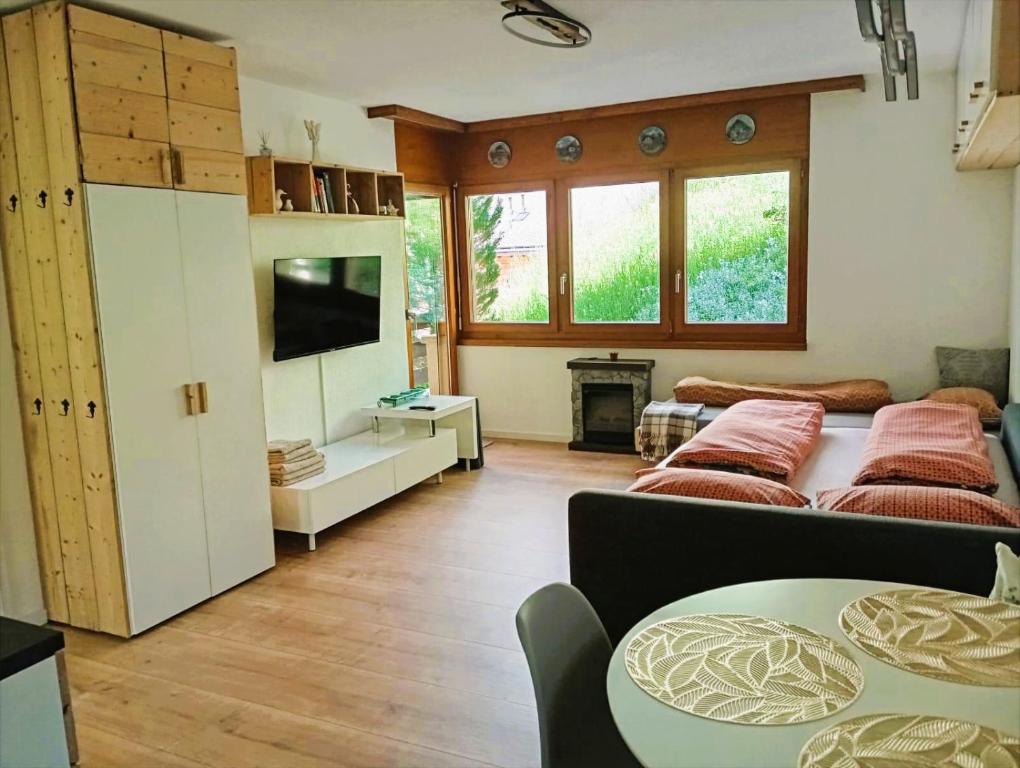 Modernes Studio bei Gemmi und Sportarena - Resim 1