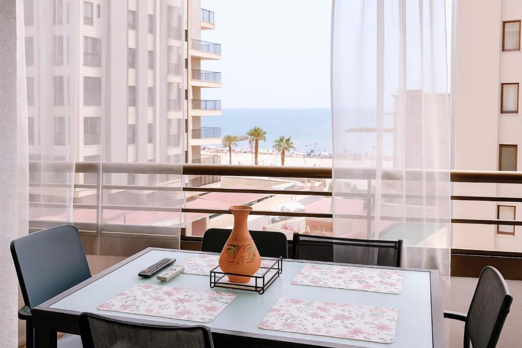 Apartamento "Casa Montes" con Piscina, Wifi y Parking Gratis!