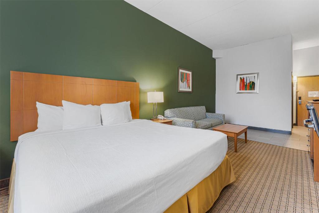 Best Western Garden Inn photo