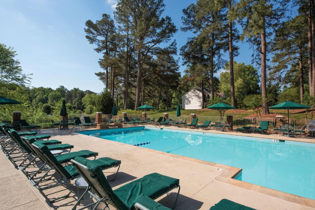 Bazén v ubytování Wyndham Patriots Place 1BR Apartment with Resort Access nebo v jeho okolí