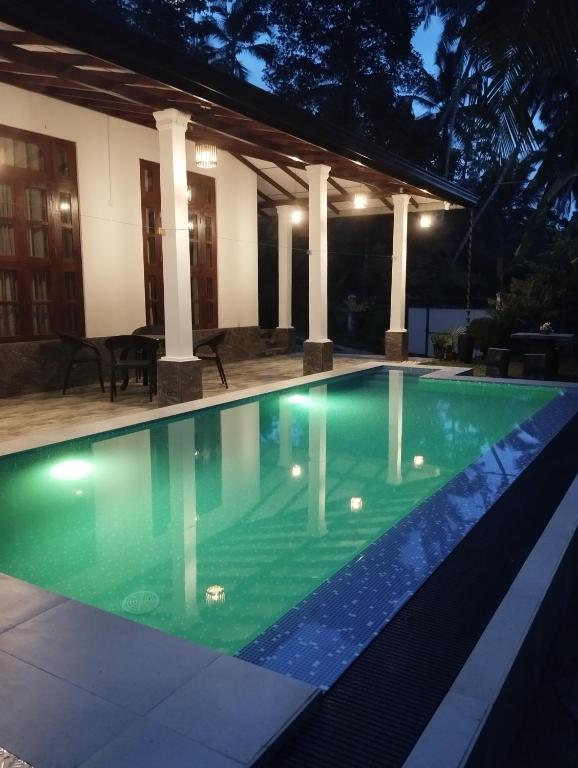 Bazén v ubytování Serene Bliss Villa nebo v jeho okolí