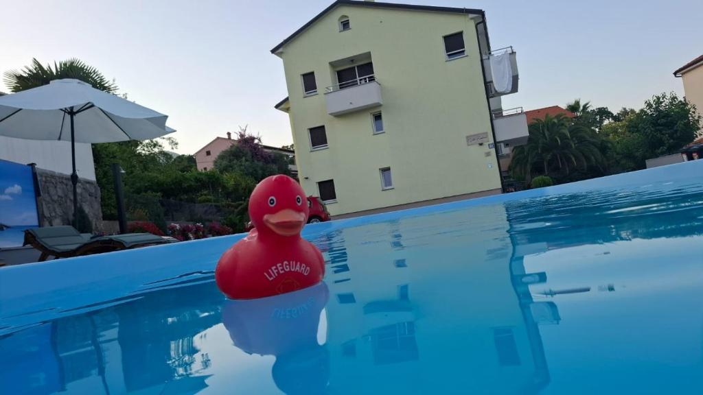 Bazén v ubytování Villa Fantasea nebo v jeho okolí