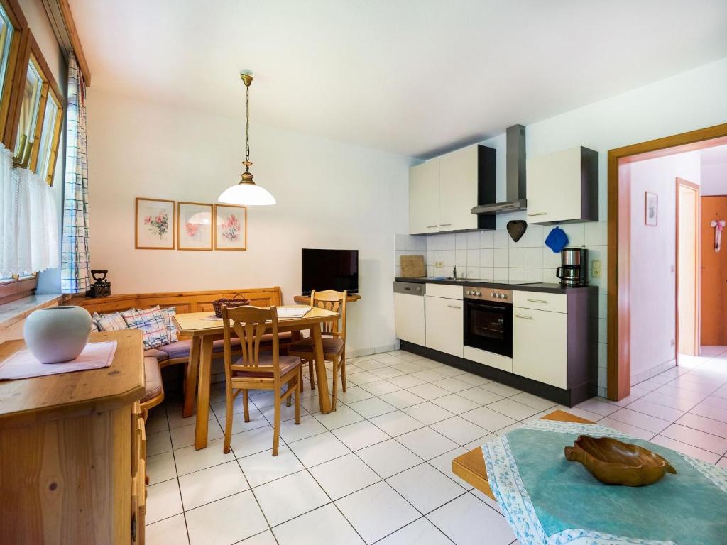 Kuchyň nebo kuchyňský kout v ubytování Traumhafte Wohnung im Berchtesgadener Land