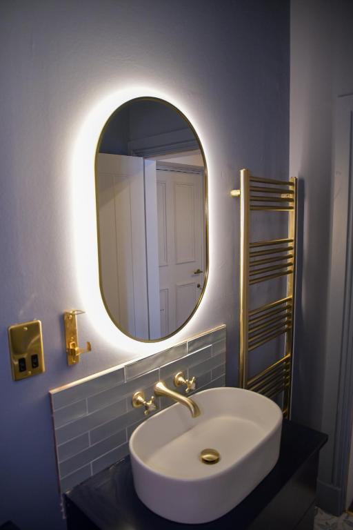 The Bank - Rooms & Apartments by Coorie Doon Stays - Error