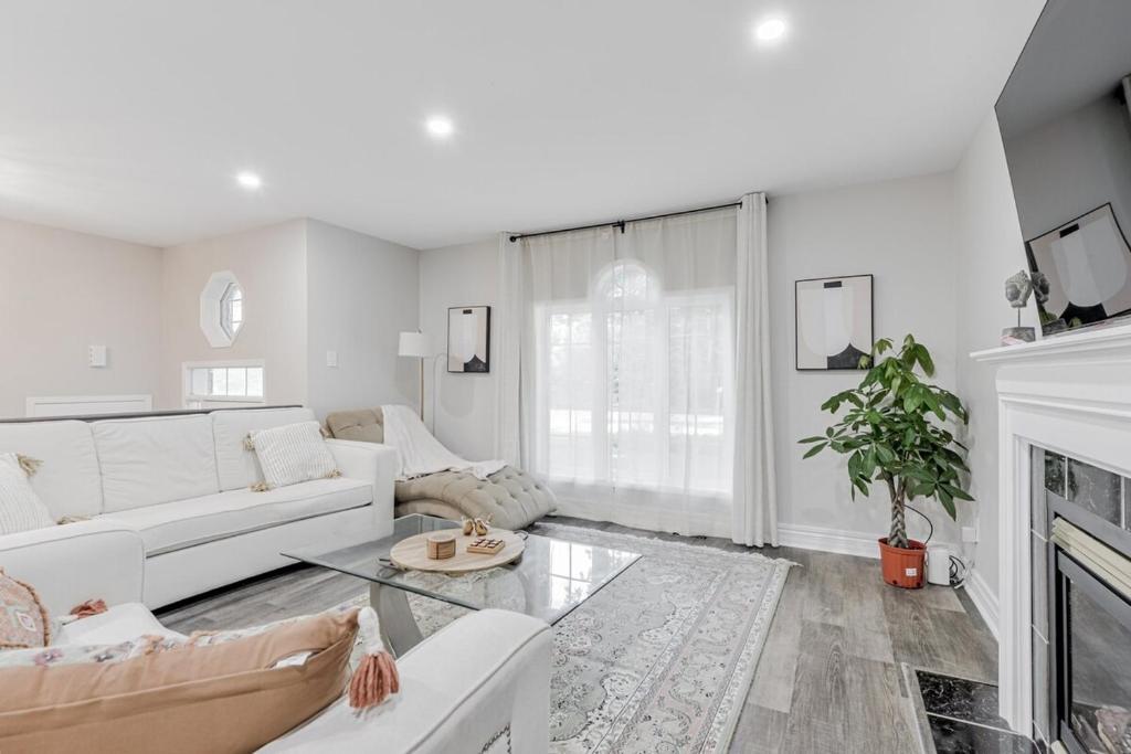 Χώρος καθιστικού στο Innisfil retreat