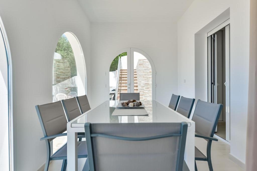 A seating area at Villas Guzman - Alex
