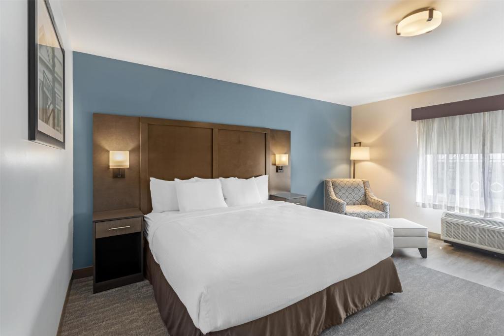 Best Western Plus Hershey - King Room - Disability Access/Non-Smoking