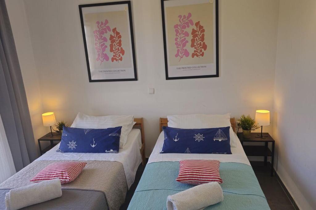 Posteľ alebo postele v izbe v ubytovaní Brodarica Apartment Near the Beach - Spacious 2-Bedroom Penthouse with Large Terrace