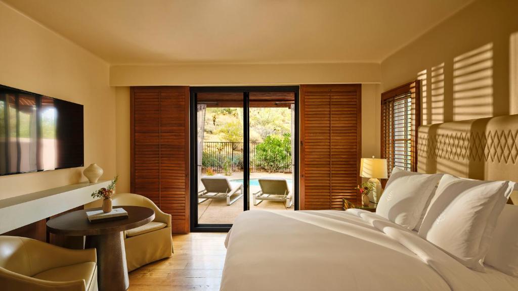 Four Seasons Resort Scottsdale at Troon North photo