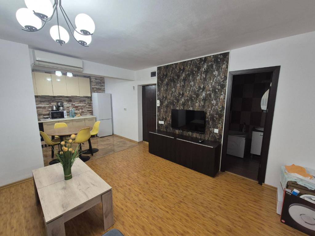 Kuchyň nebo kuchyňský kout v ubytování Apartament Compozitori cu parcare și balcon
