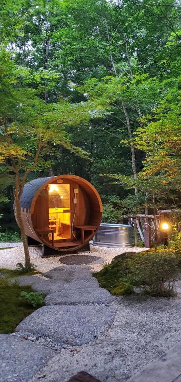 O grădină în afara NASU terrace LEI プライベートバレルサウナとハーブ香るガーデンBBQ