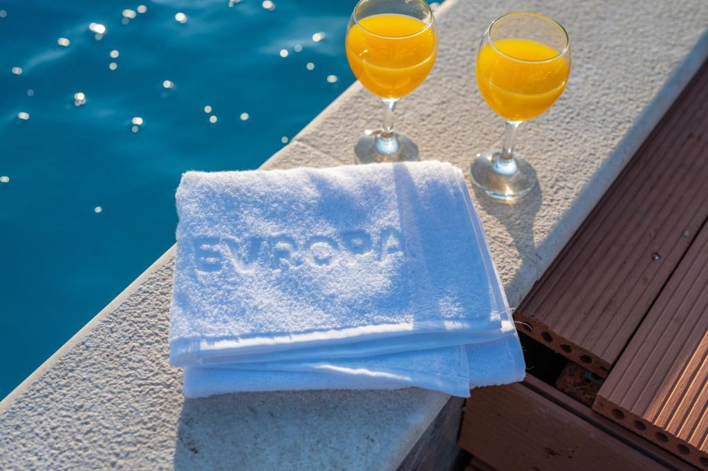 Bazén v ubytování Hotel Evropa nebo v jeho okolí