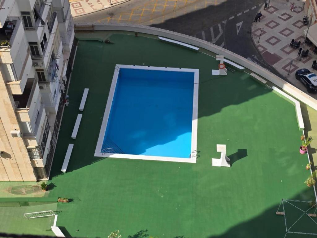 Bazén v ubytovaní Centro Plaza Torremolinos Piscina Wi-Fi Terraza alebo v jeho blízkosti