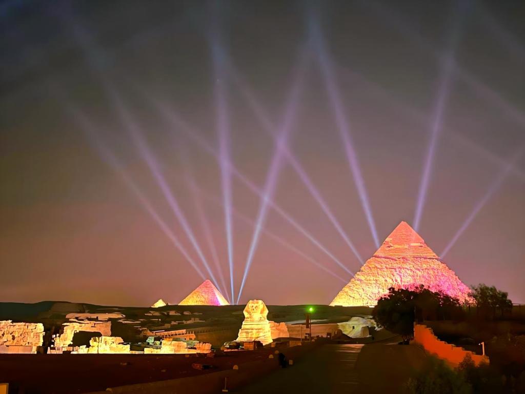 Foto Kairos asuva majutusasutuse PYRAMIDS & SPHINX GATE HOTEL front view galeriist
