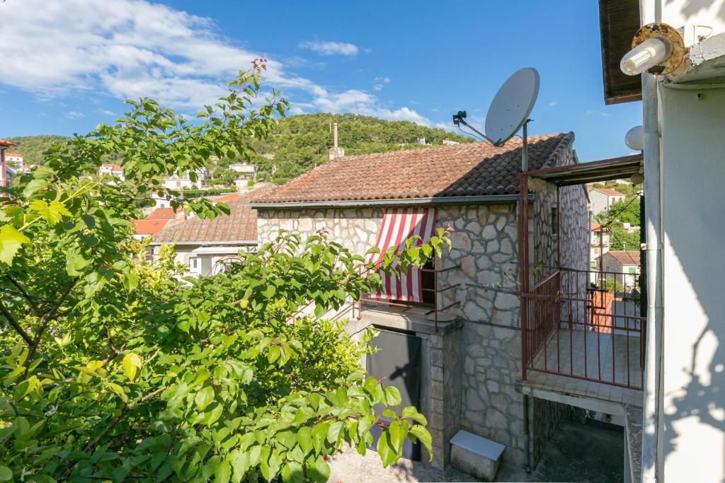 Nespecifikovaný výhled na hory nebo výhled na hory při pohledu z apartmánu