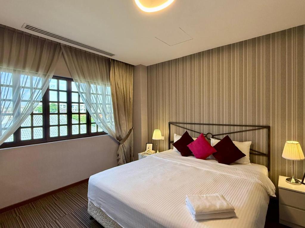 Alocassia Serviced Apartments - 