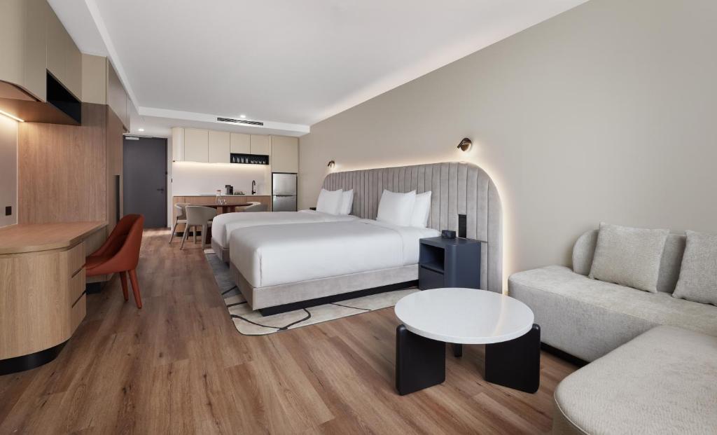 
Studio with Two Double Beds
