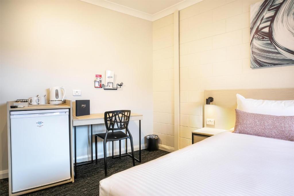 Nightcap at Hendon Hotel - Resim 13