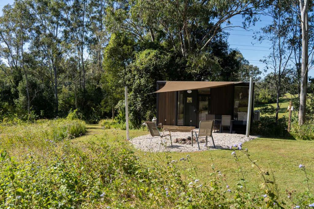 Vonkajšia záhrada v ubytovaní Hill Creek Tiny House 4 by Tiny Away